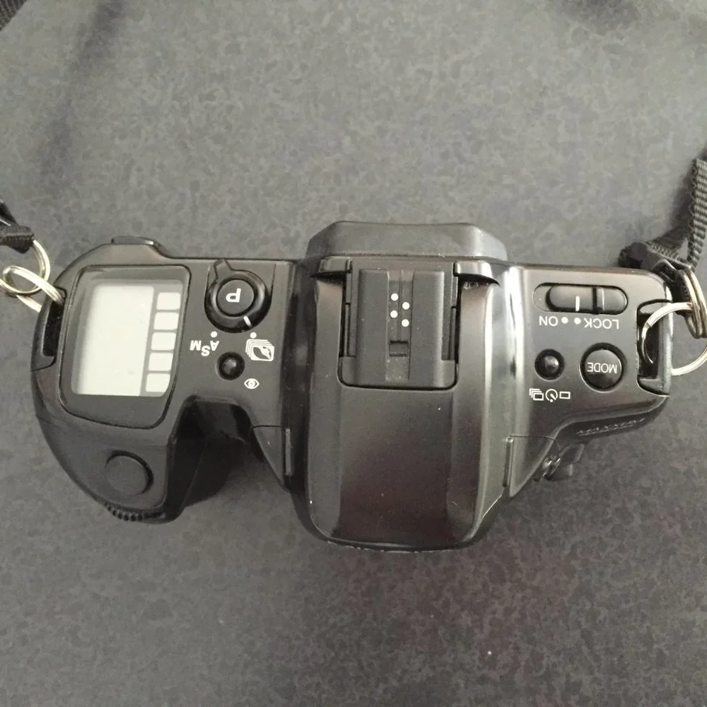 Minolta Maxxum 400 si Film Camera and zoom lens, etc. HOST PICK 🎉🎉